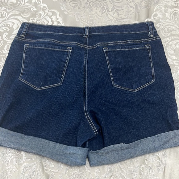 Jean shorts - Picture 2 of 3